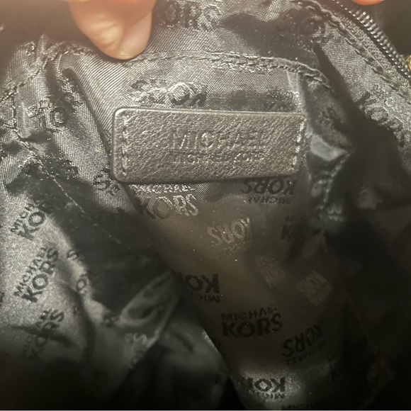 Michael Kors signature purse - Picture 6 of 6